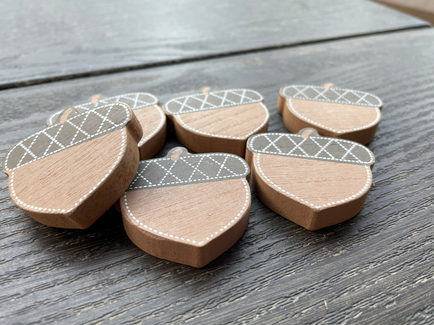 Acorn Wood Accents